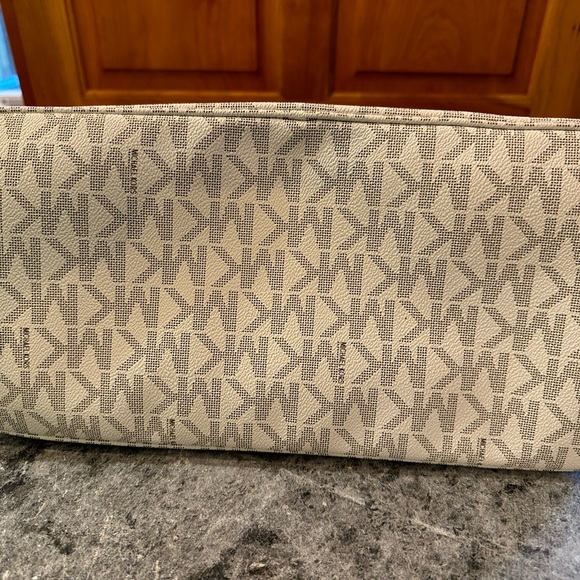 EUC MICHAEL KORS JET SET TOTE IMPECCABLE CONDITION INSIDE & OUT 19x11x7 GORGEOUS - Picture 9 of 9